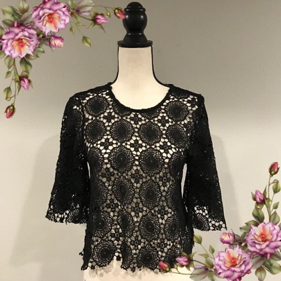 Kimchi Blue Tops - MAKE AN OFFER;) Black lace‎ crop top with short bell sleeves